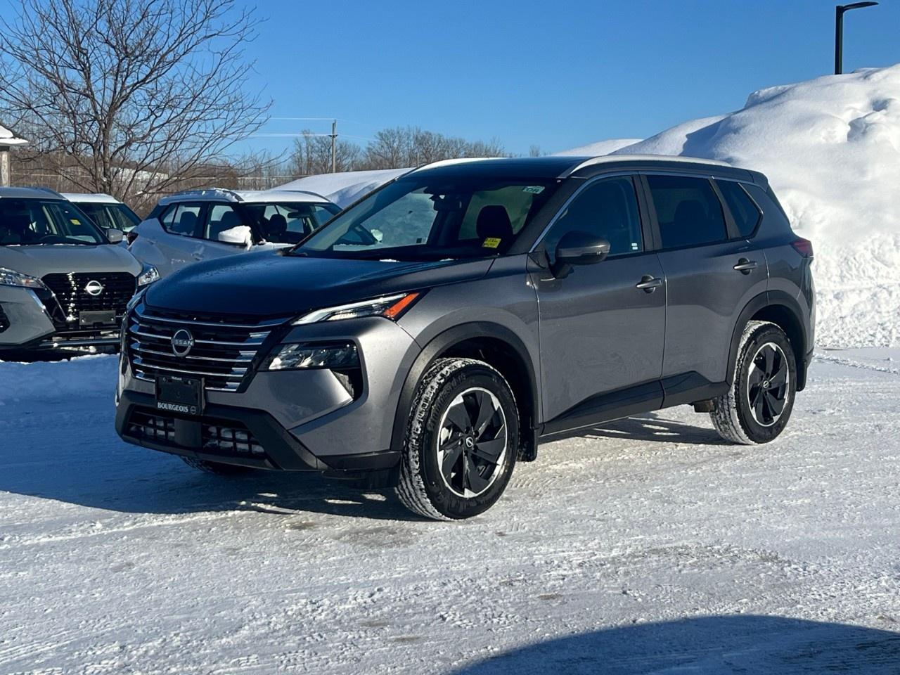 2026 Nissan Rogue AWD SV Moonroof Photo2