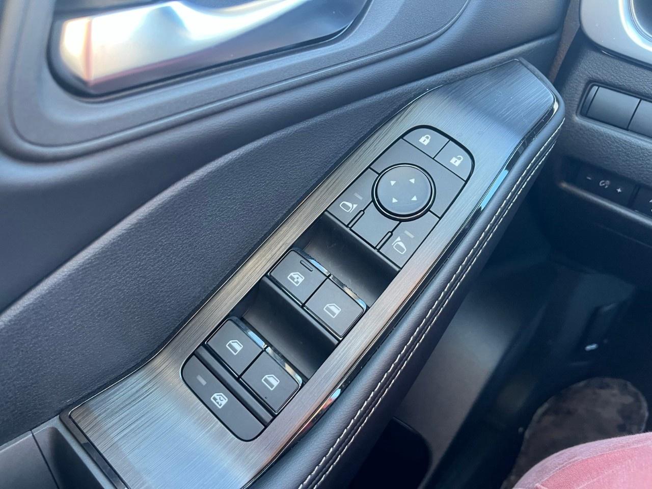 2026 Nissan Rogue AWD SV Moonroof Photo