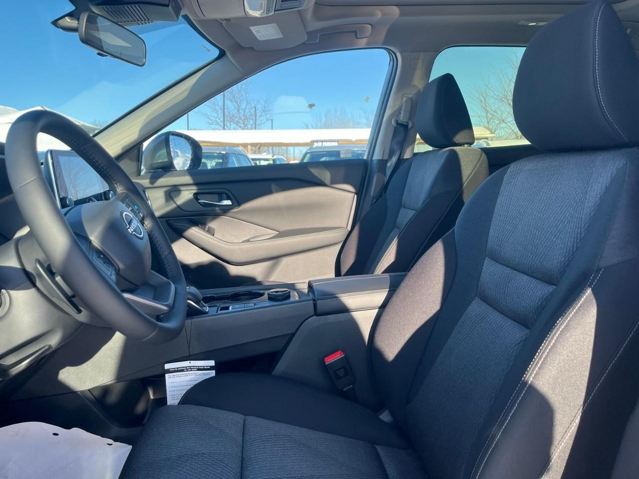 2026 Nissan Rogue AWD SV Moonroof Photo