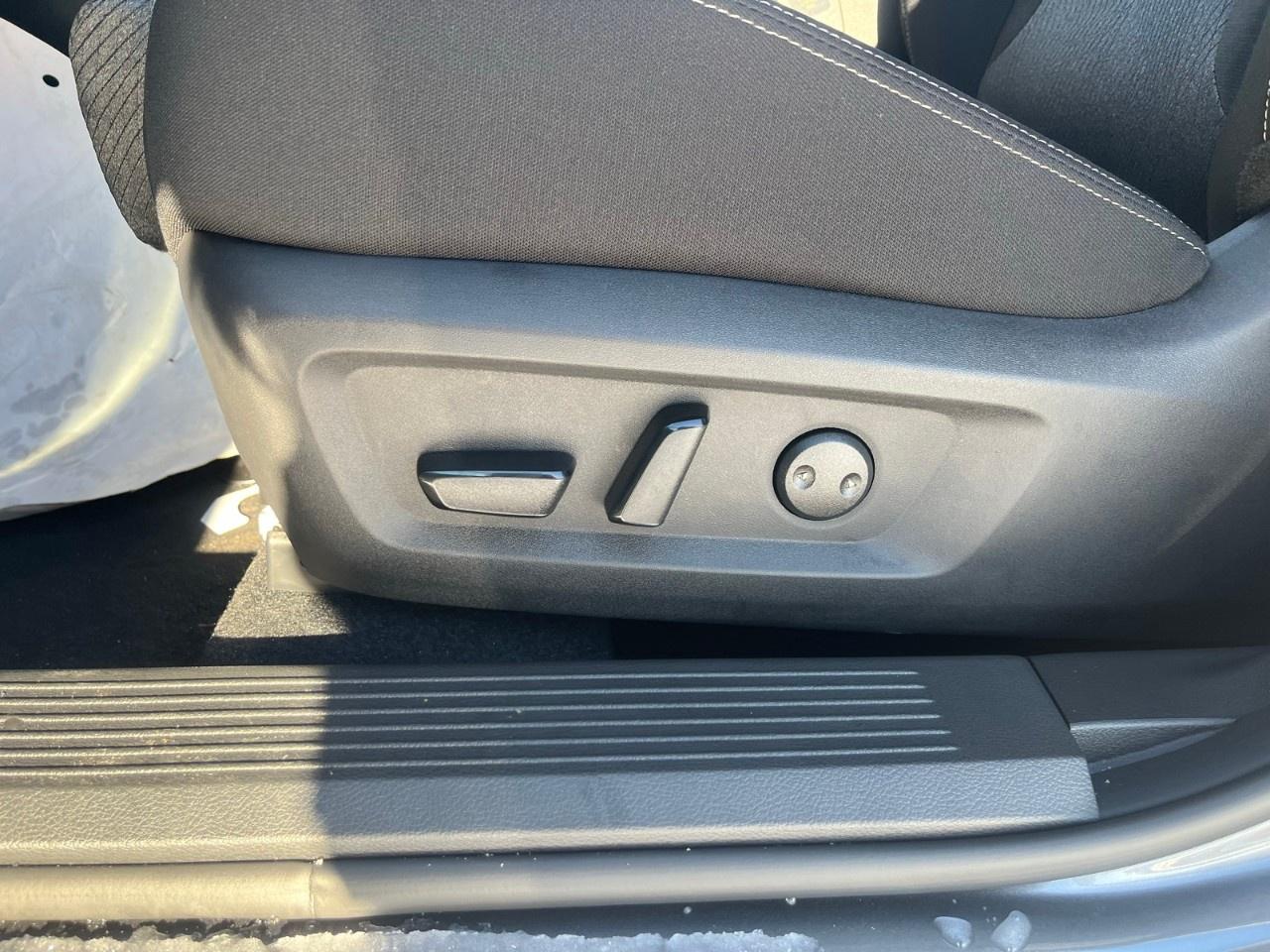 2026 Nissan Rogue AWD SV Moonroof Photo