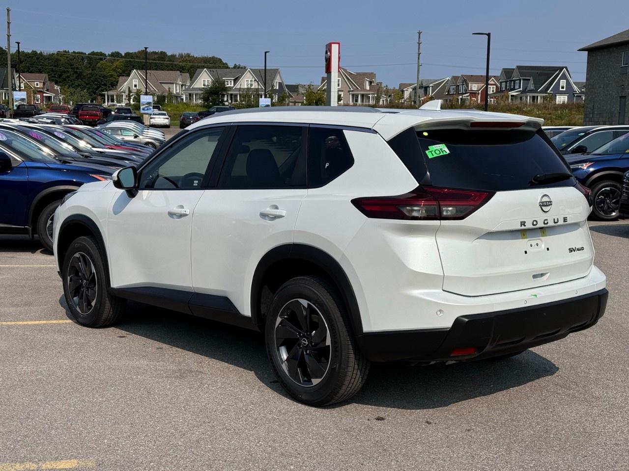 2026 Nissan Rogue AWD SV Moonroof Photo3