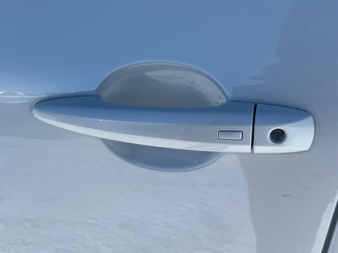 2026 Nissan Rogue AWD SV Moonroof Photo