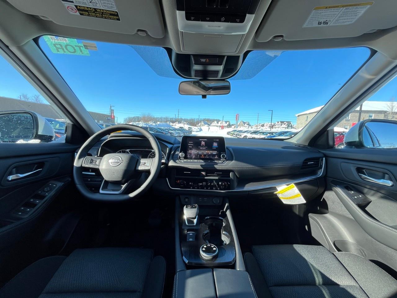 2026 Nissan Rogue AWD SV Moonroof Photo