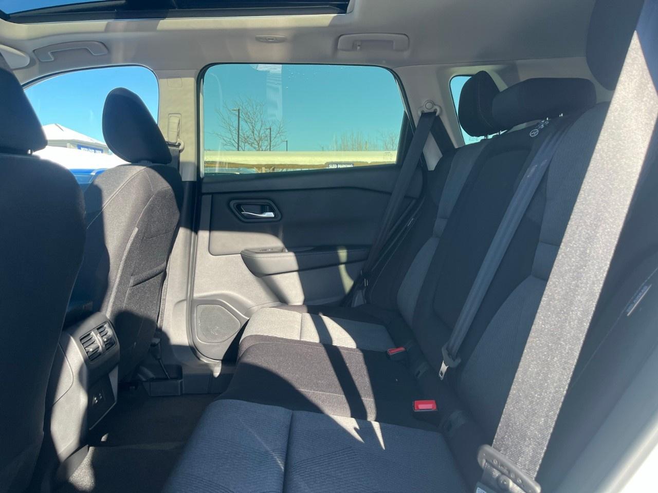 2026 Nissan Rogue AWD SV Moonroof Photo