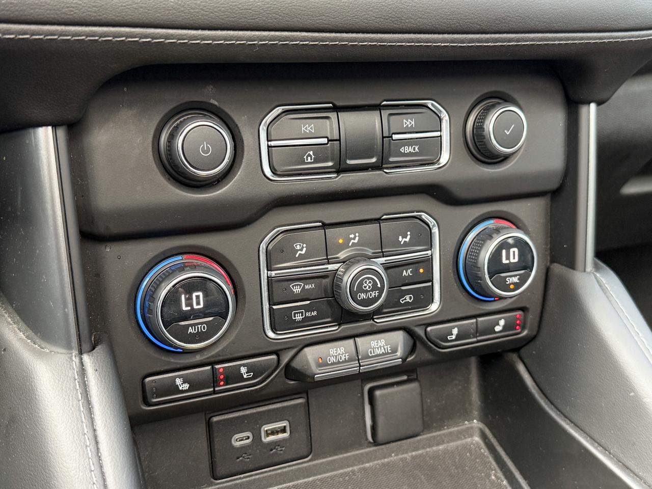 2023 Chevrolet Tahoe Z71 ONE OWNER, CLEAN CARFAX, 6.2L V8, MAX TRAILERING PACKAGE, HEATED SEATS, HEATED STEERING WHEEL, NAVIGATION, BOSE AUDIO SYSTEM, SUNROOF, REMOTE START, HD SURROUND VISION Photo