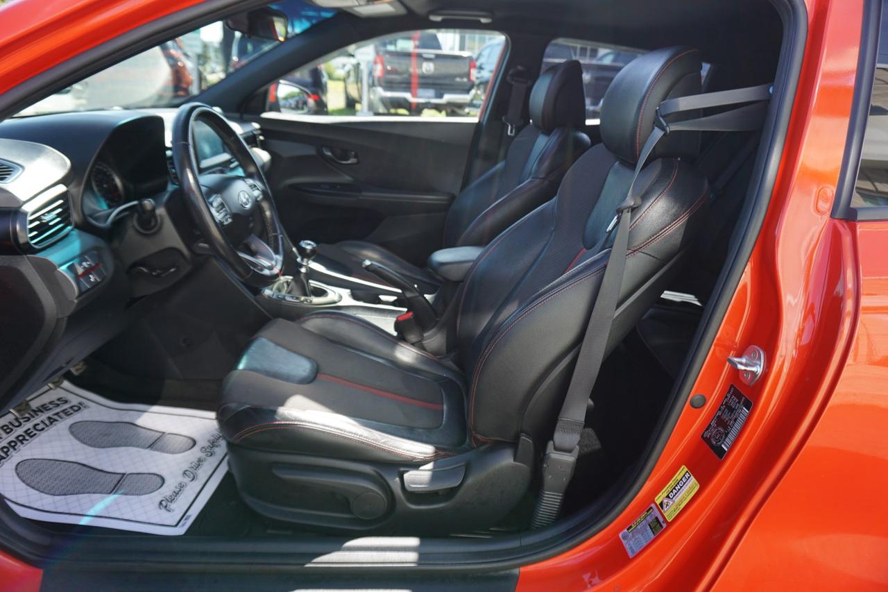 2019 Hyundai Veloster 1.6 TURBO R-SPEC 6 SPEED CERTIFIED *ACCIDENT FREE* CAMERA BLUETOOTH LEATHER HEATED SEATS PANO ROOF CRUISE ALLOYS Photo