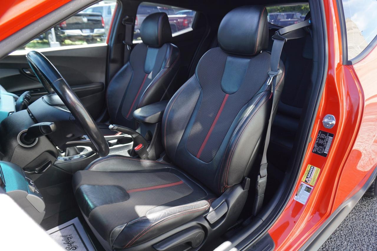 2019 Hyundai Veloster 1.6 TURBO R-SPEC 6 SPEED CERTIFIED *ACCIDENT FREE* CAMERA BLUETOOTH LEATHER HEATED SEATS PANO ROOF CRUISE ALLOYS Photo