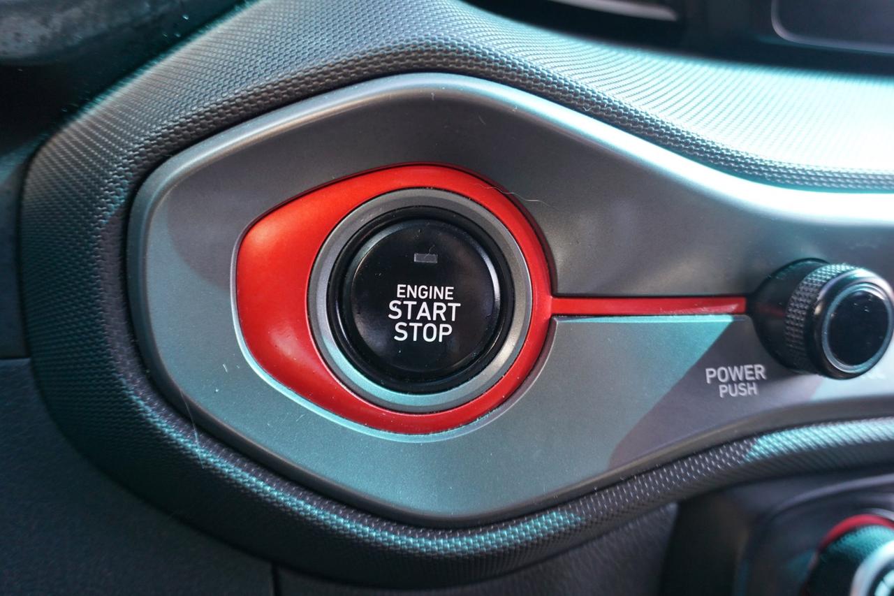 2019 Hyundai Veloster 1.6 TURBO R-SPEC 6 SPEED CERTIFIED *ACCIDENT FREE* CAMERA BLUETOOTH LEATHER HEATED SEATS PANO ROOF CRUISE ALLOYS Photo