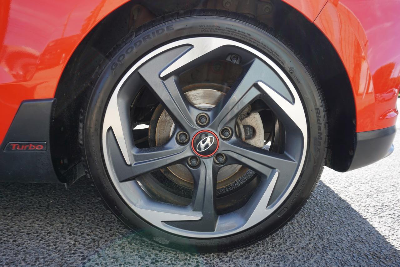 2019 Hyundai Veloster 1.6 TURBO R-SPEC 6 SPEED CERTIFIED *ACCIDENT FREE* CAMERA BLUETOOTH LEATHER HEATED SEATS PANO ROOF CRUISE ALLOYS Photo