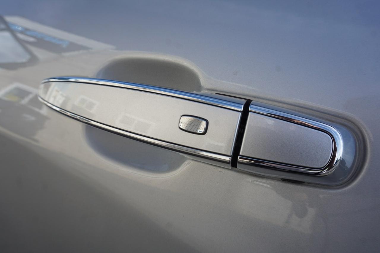 2021 Chevrolet Equinox PREMIER AWD CERTIFIED *ACCIDENT FREE* CAMERA BLUETOOTH LEATHER HEATED SEATS CRUISE ALLOYS Photo