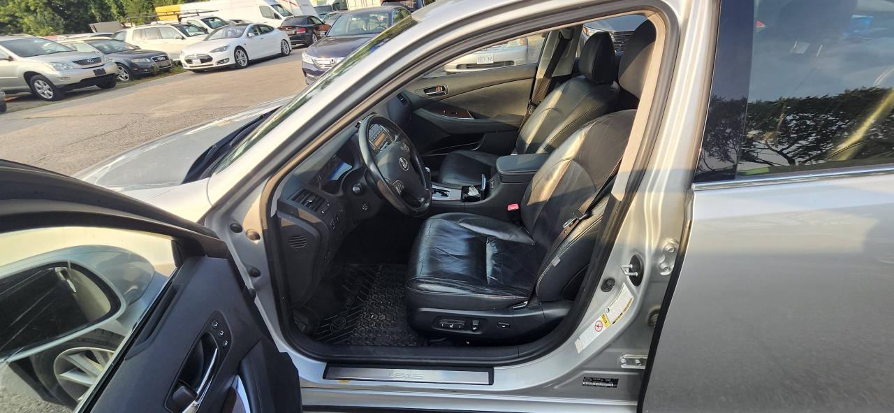 2011 Lexus ES 350 4dr Sdn Photo