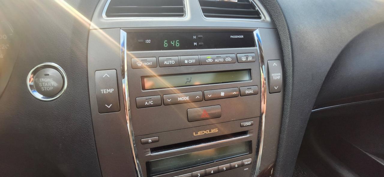 2011 Lexus ES 350 4dr Sdn Photo