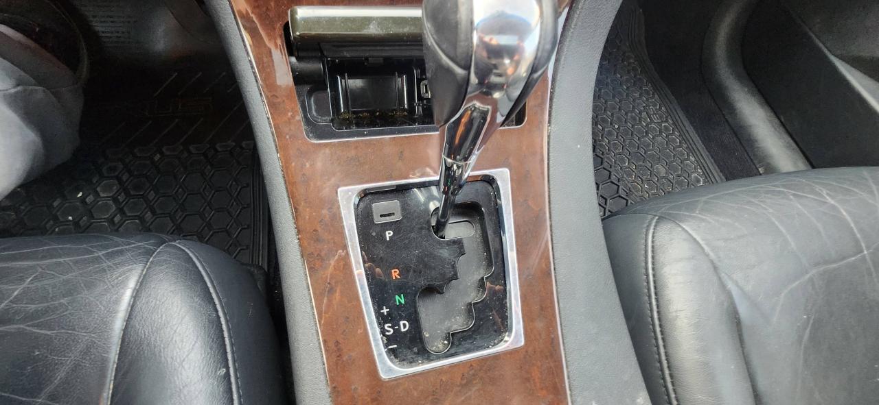 2011 Lexus ES 350 4dr Sdn Photo