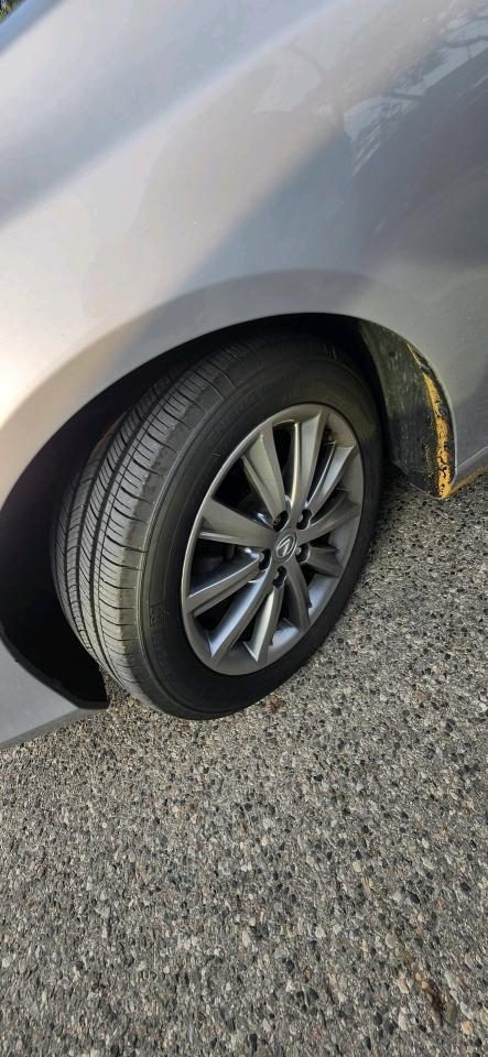 2011 Lexus ES 350 4dr Sdn Photo