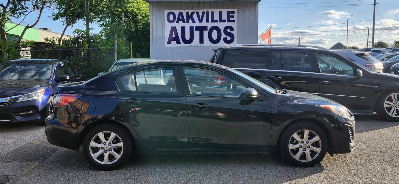 2011 Mazda MAZDA3 4dr Sdn Auto GX Photo