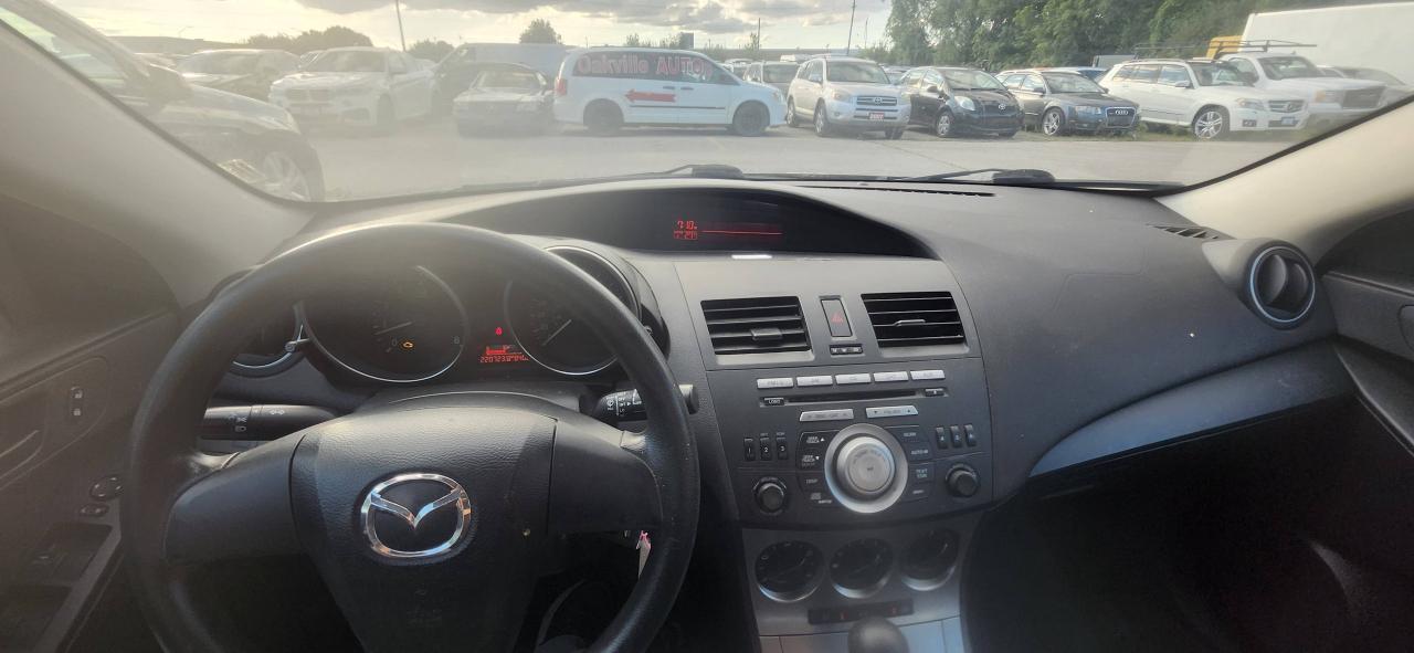 2011 Mazda MAZDA3 4dr Sdn Auto GX Photo