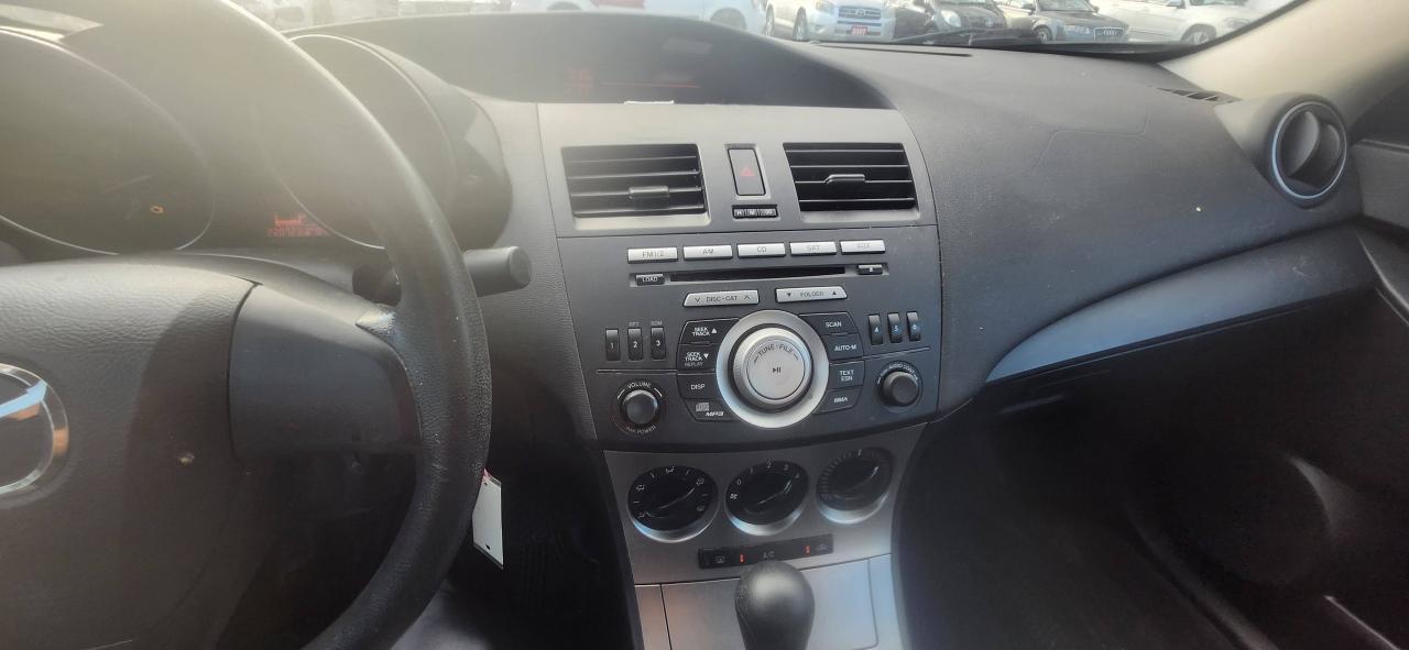 2011 Mazda MAZDA3 4dr Sdn Auto GX Photo