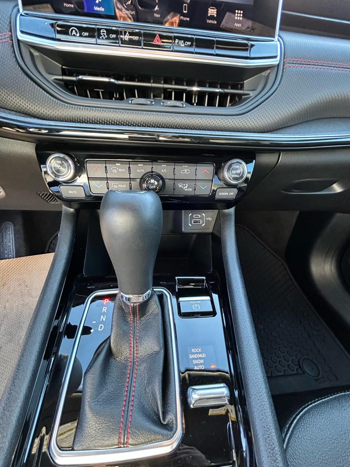 2023 Jeep Compass Trailhawk - Photo #15