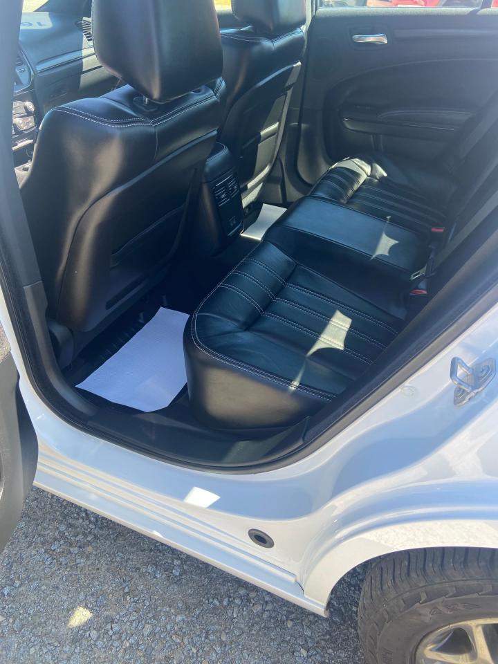 2016 Chrysler 300 300S Photo29