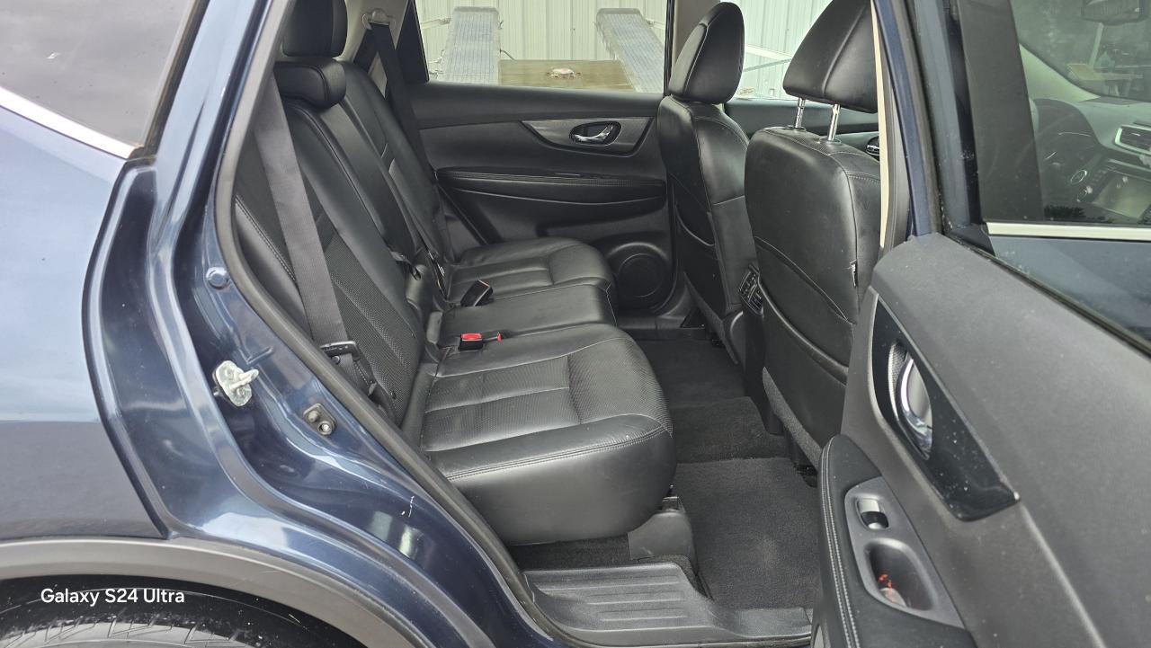 2015 Nissan Rogue SL - Photo #18