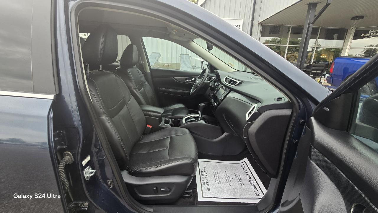 2015 Nissan Rogue SL - Photo #12