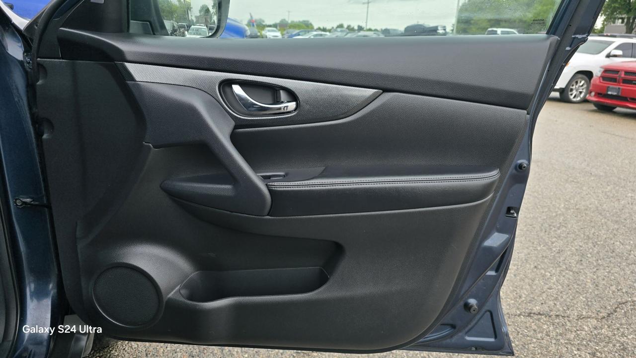 2015 Nissan Rogue SL - Photo #13