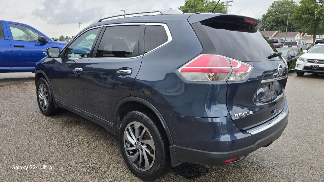 2015 Nissan Rogue SL Photo2