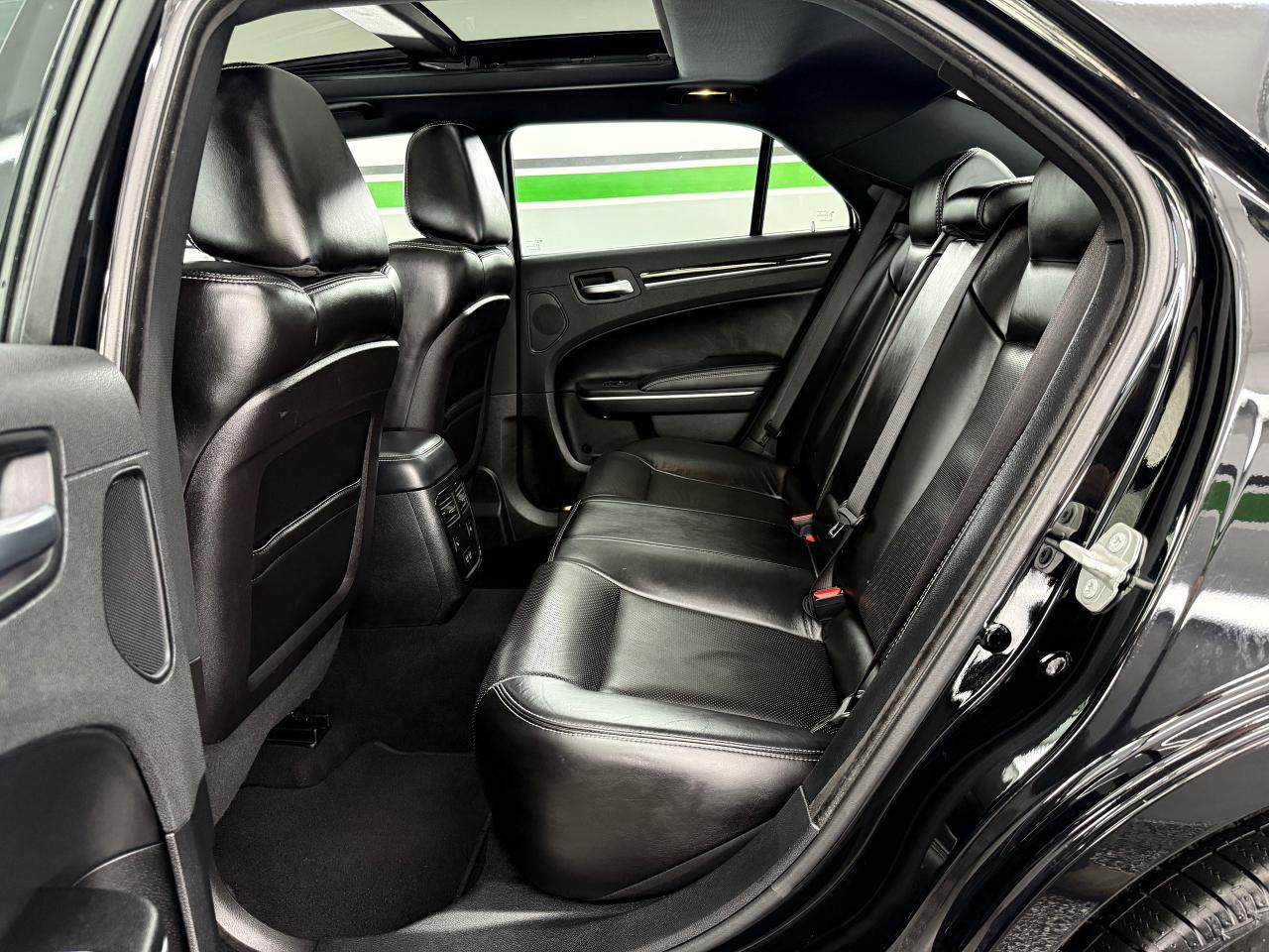 2023 Chrysler 300 *PENDING SALE* - Photo #10