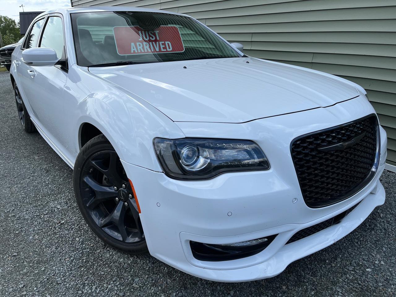 Used 2023 Chrysler 300 300 TOURING L for sale in Hilden, NS