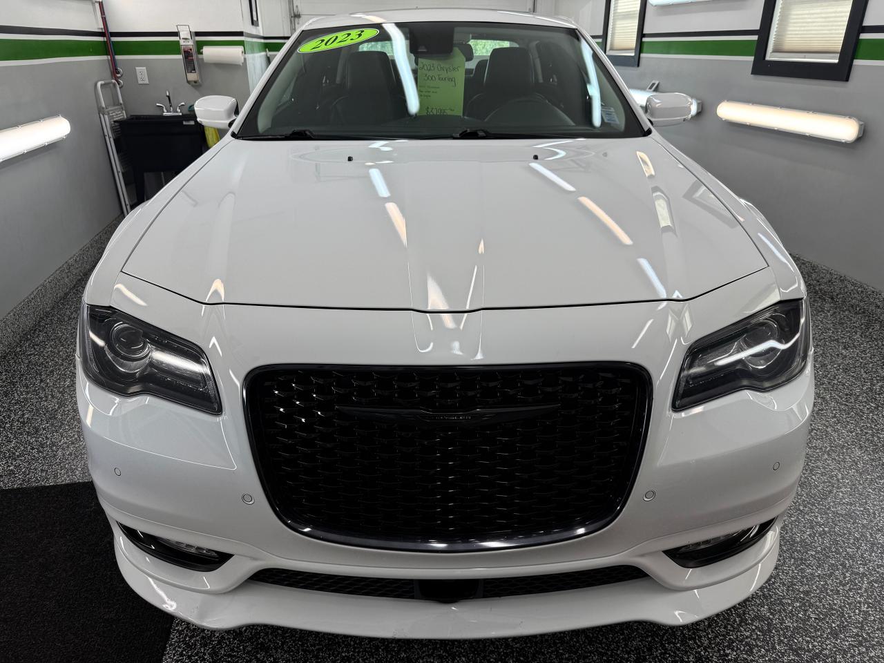 2023 Chrysler 300 *PENDING SALE* - Photo #2