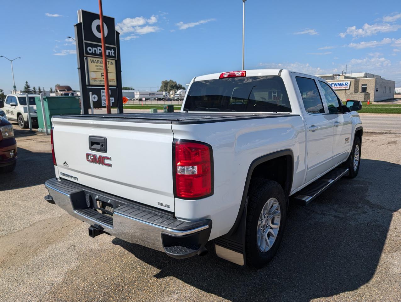 2018 GMC Sierra 1500 SLE - Photo #4