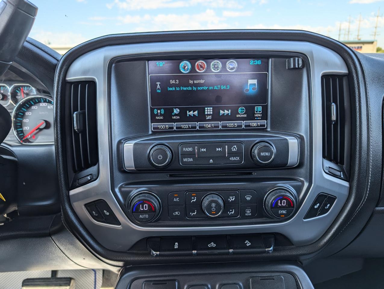 2018 GMC Sierra 1500 SLE - Photo #15