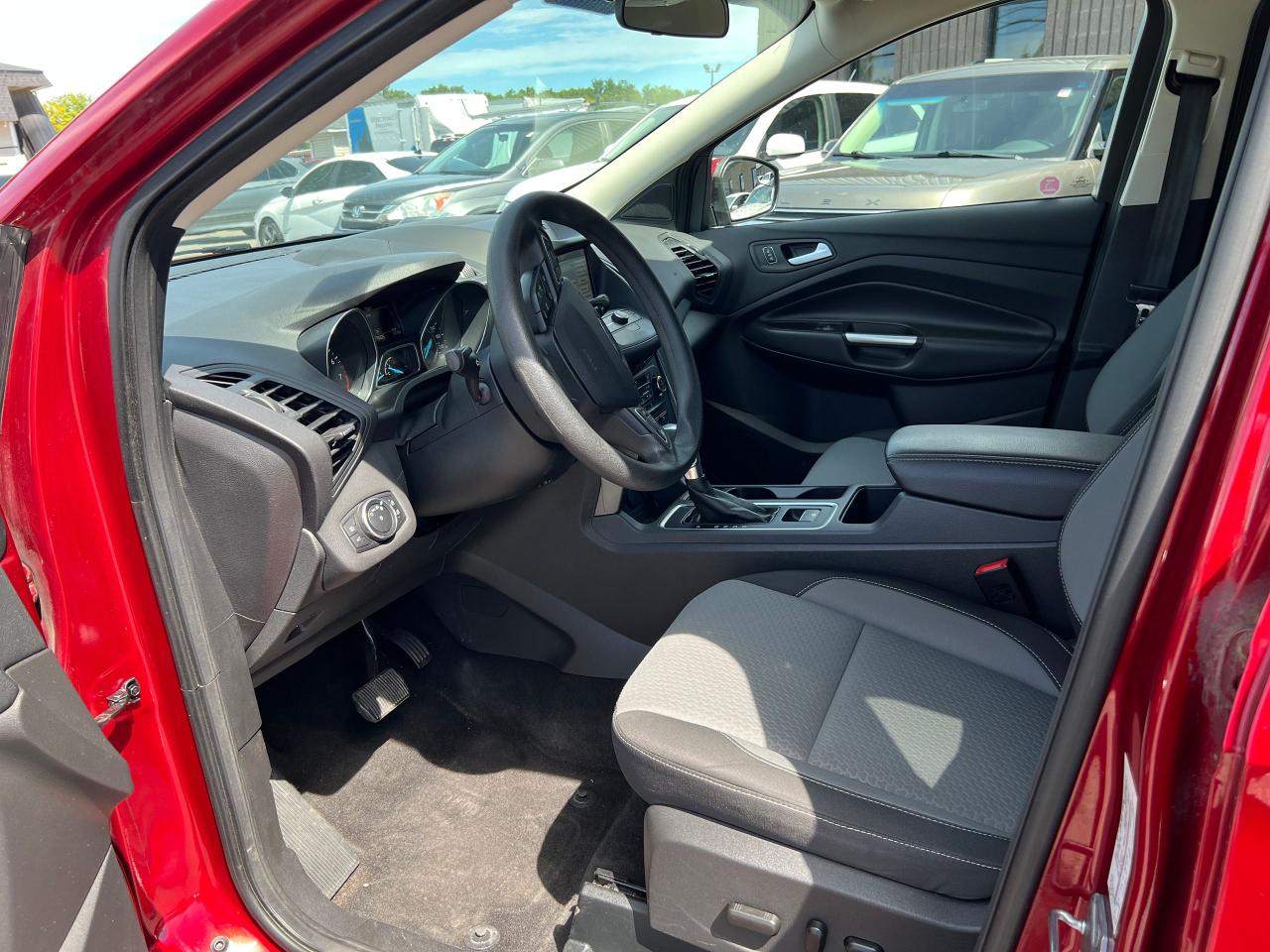 2017 Ford Escape FWD 4dr SE - Photo #9
