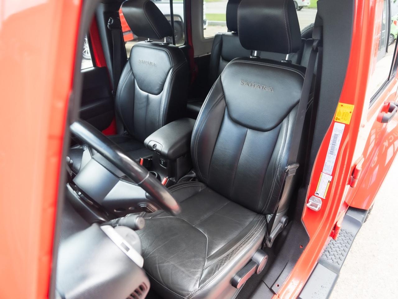 2016 Jeep Wrangler Unlimited Sahara 4WD Photo16