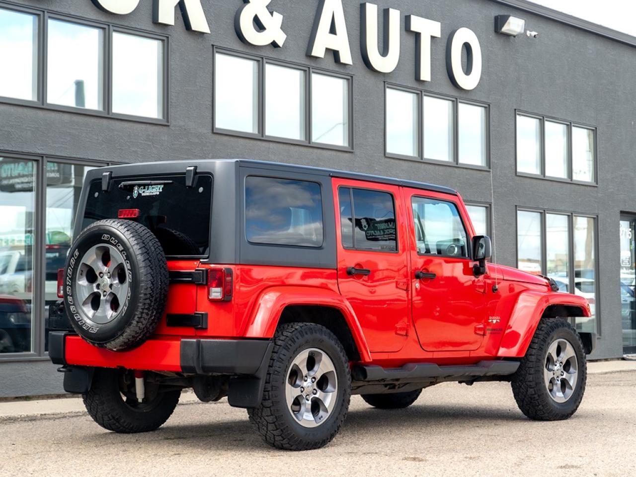 2016 Jeep Wrangler Unlimited Sahara 4WD Photo5