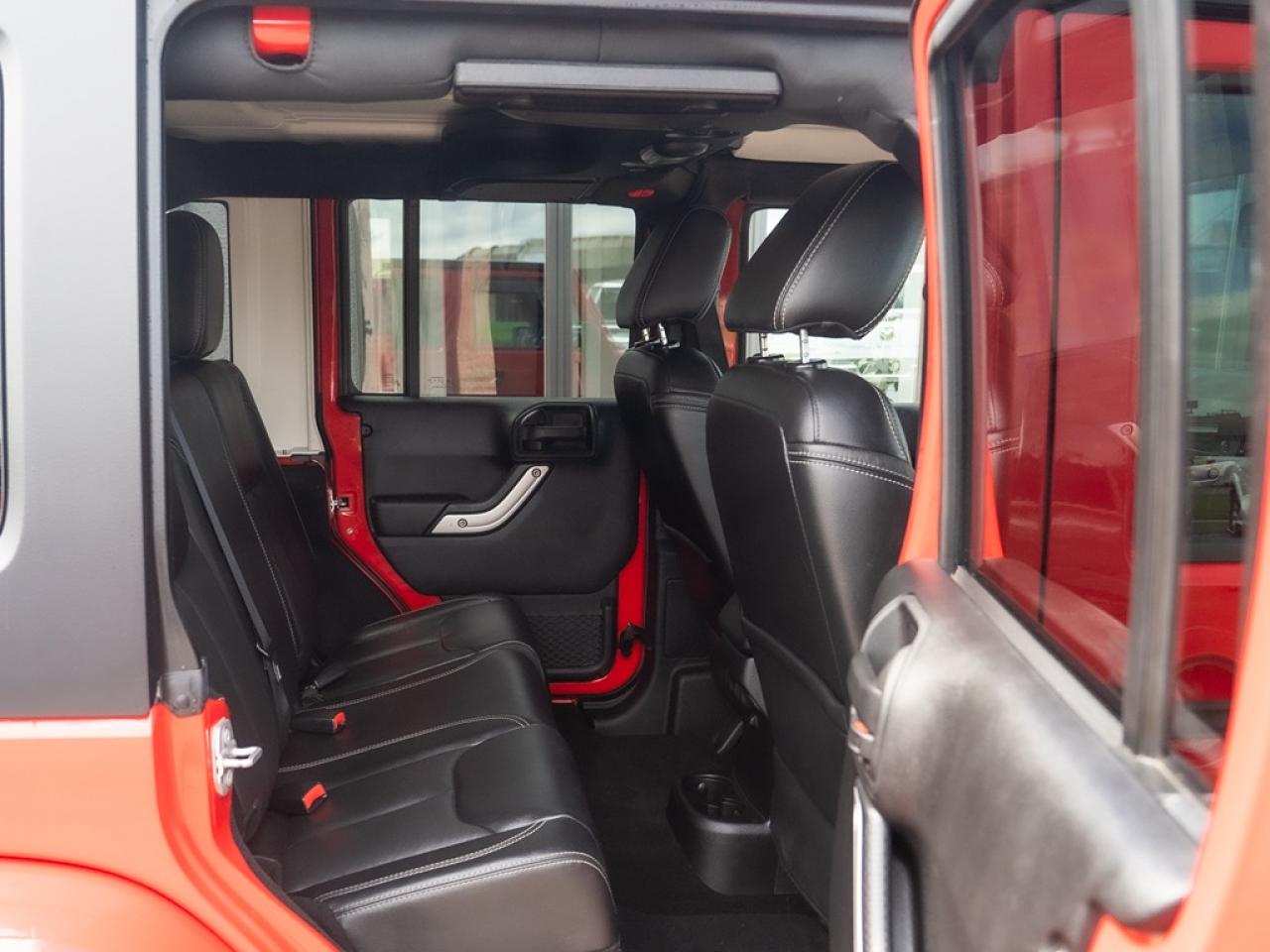 2016 Jeep Wrangler Unlimited Sahara 4WD Photo18