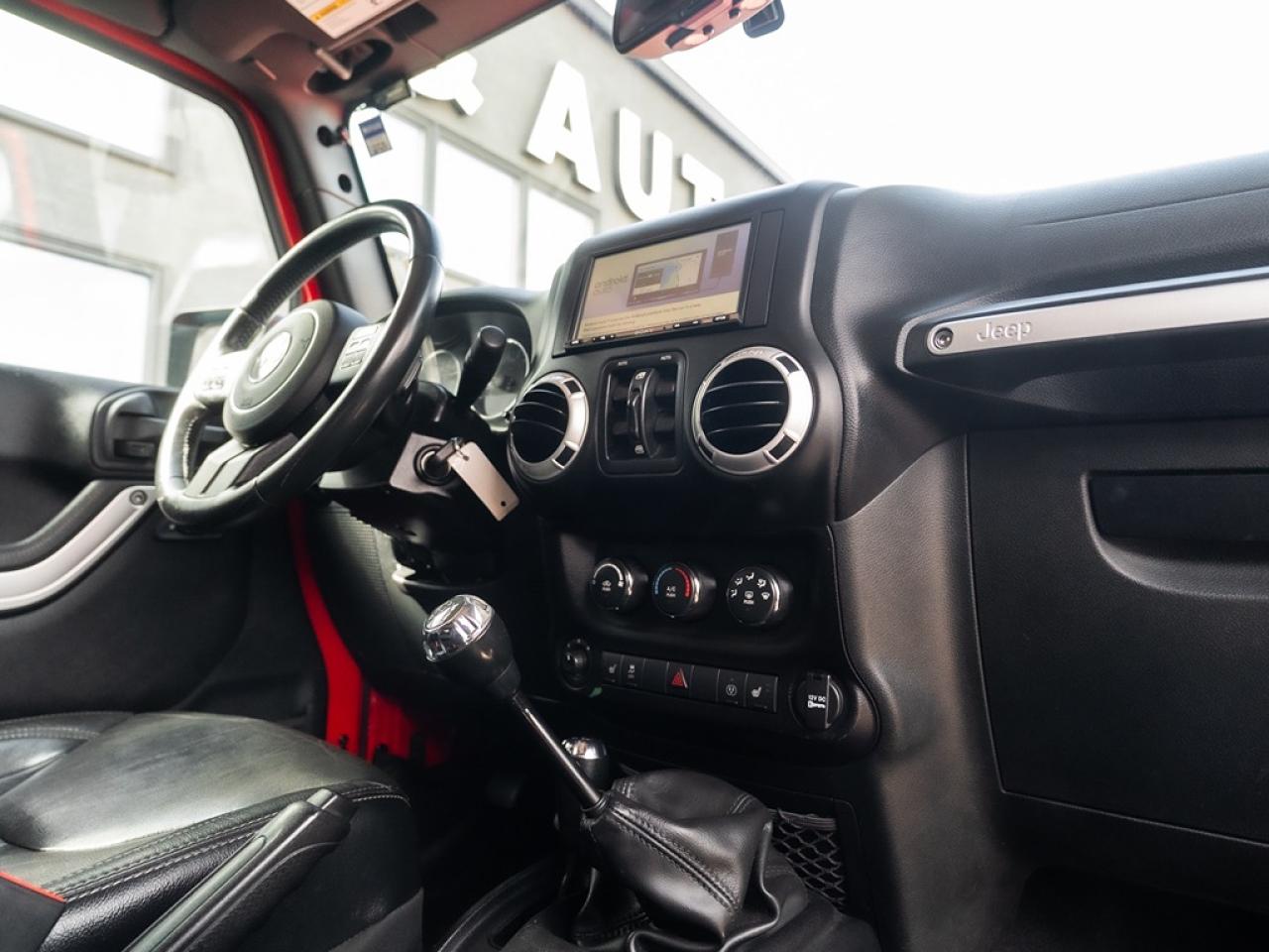2016 Jeep Wrangler Unlimited Sahara 4WD Photo41