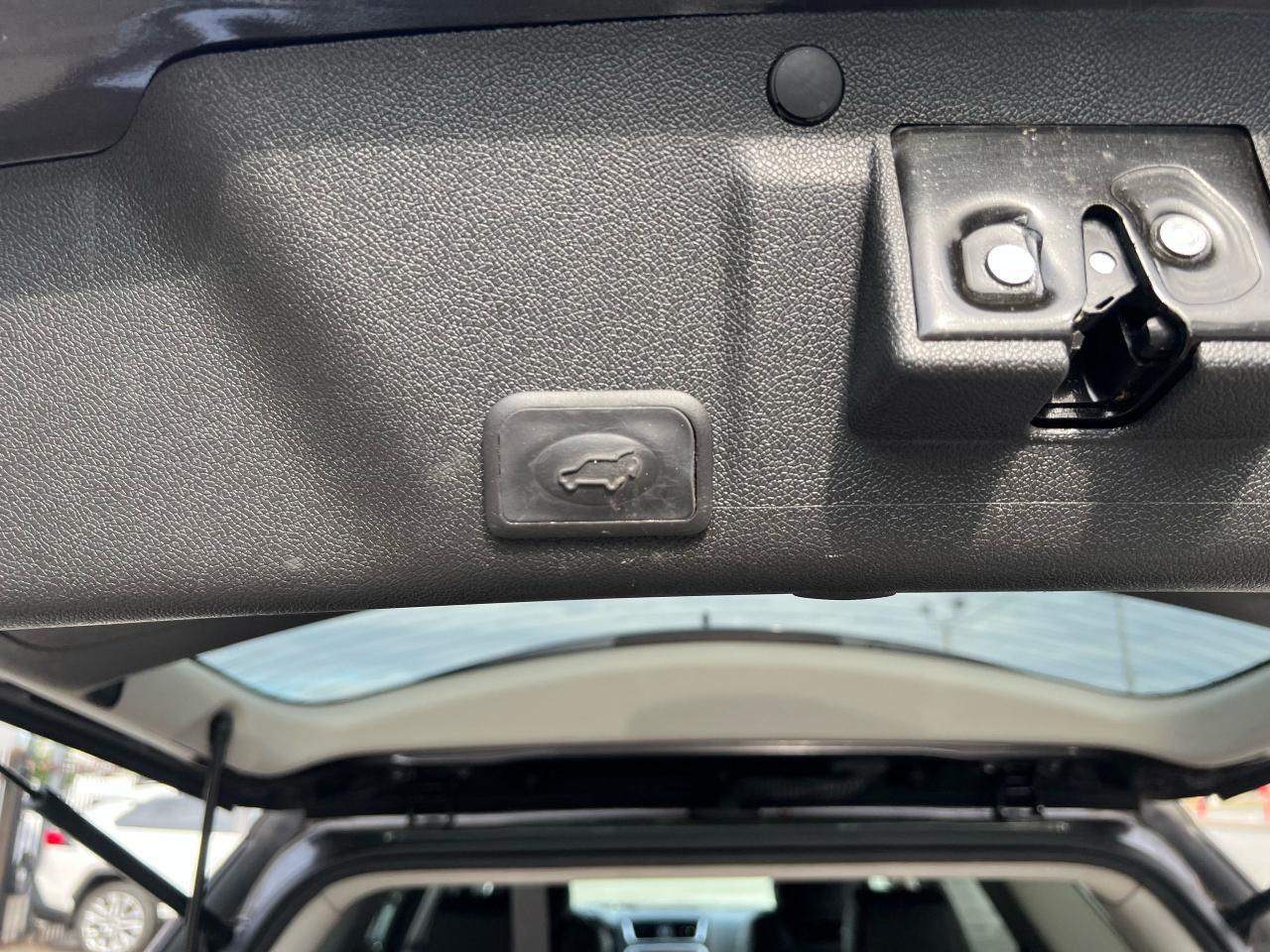 2015 GMC Acadia SLT Photo8