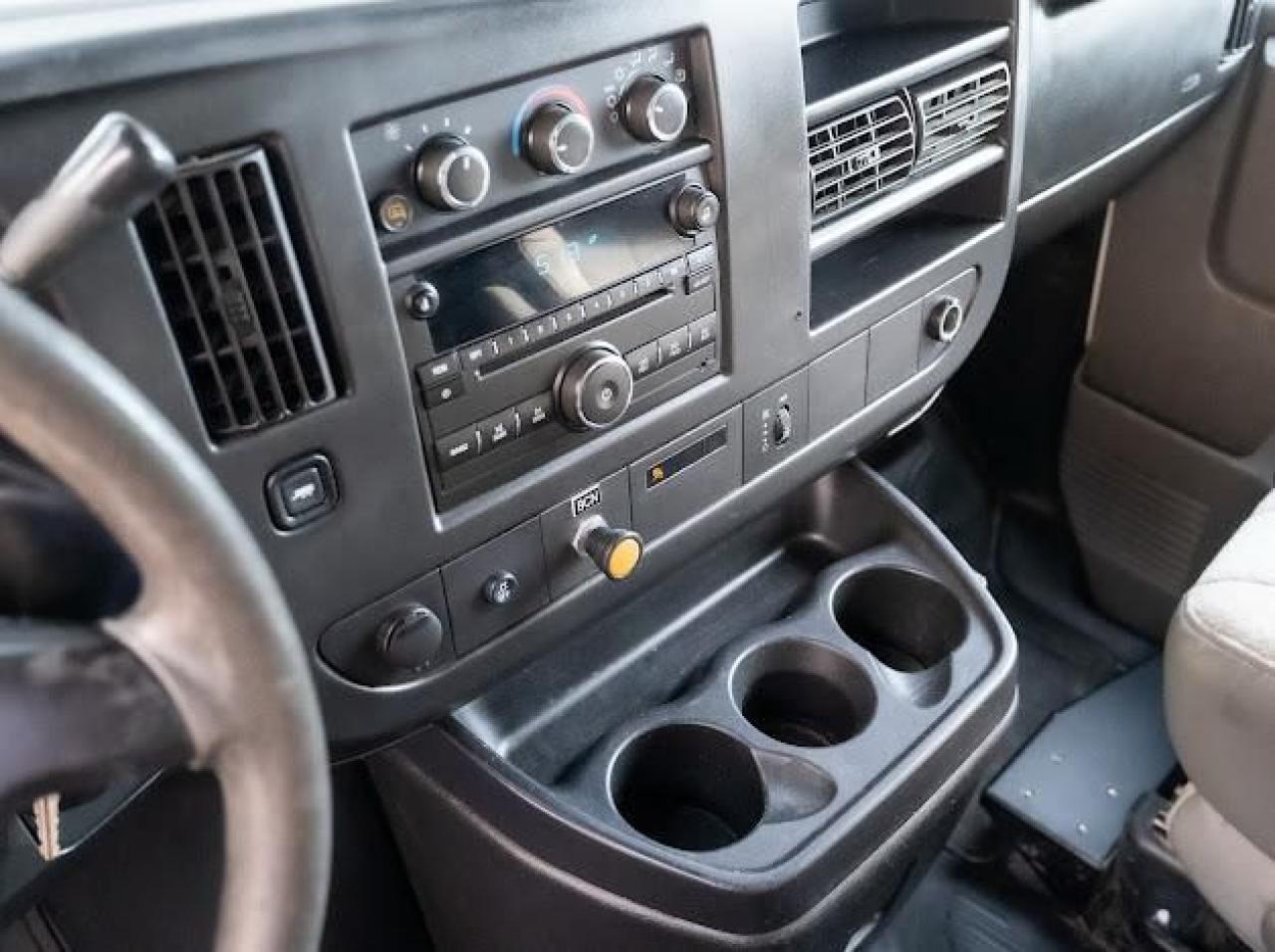 2014 GMC Savana Cargo Van  - Photo #11