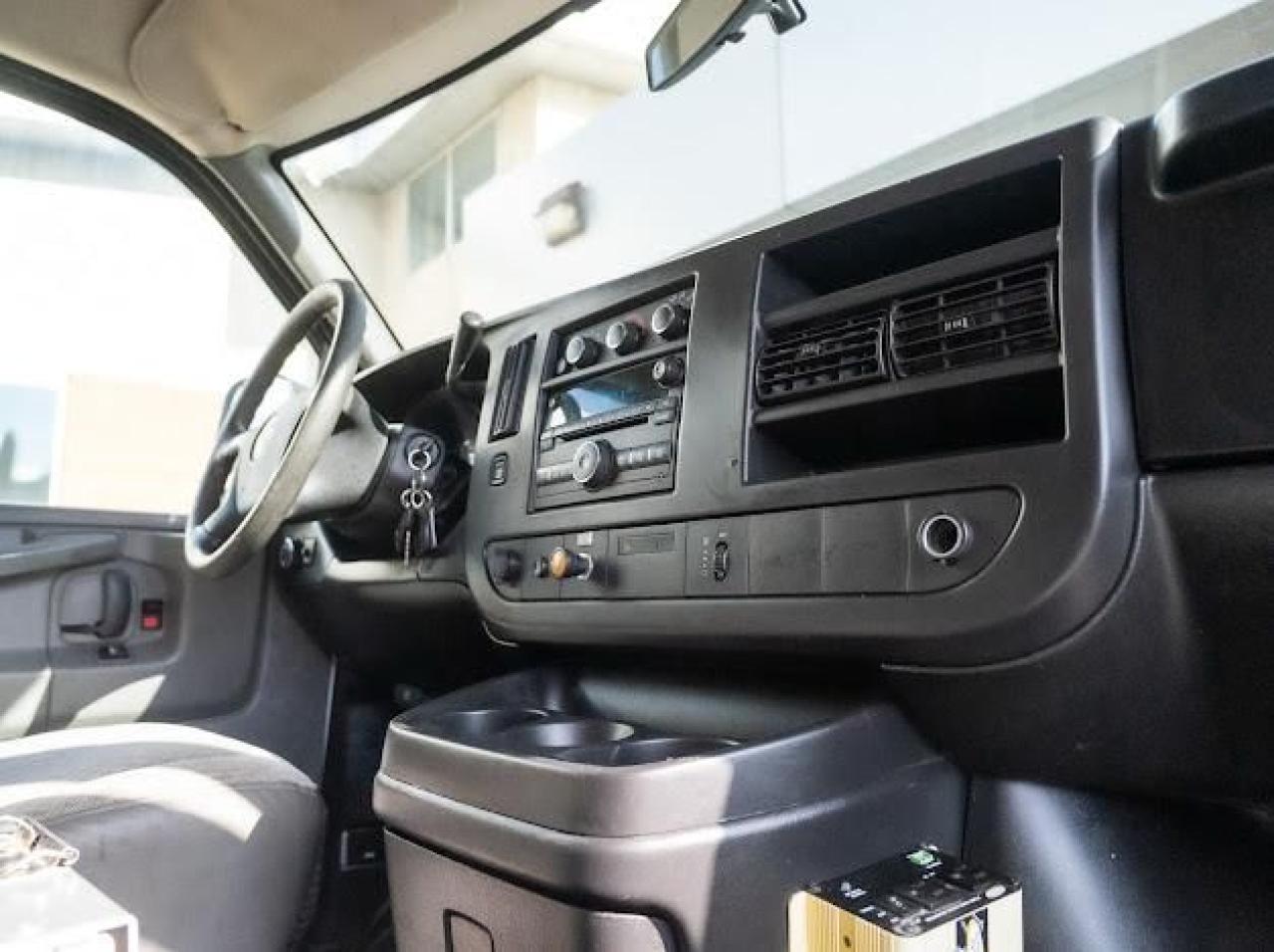 2014 GMC Savana Cargo Van  - Photo #24