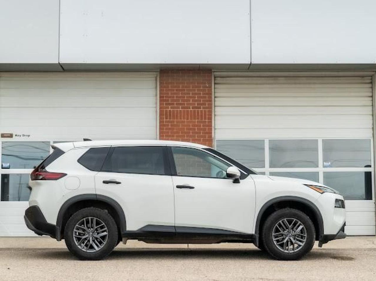 2023 Nissan Rogue S - Photo #4