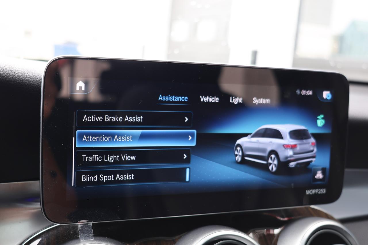 2020 Mercedes-Benz GLC-Class GLC300 4MATIC - AMGPKG|PANO|NAVI|360CAMERA - Photo #19