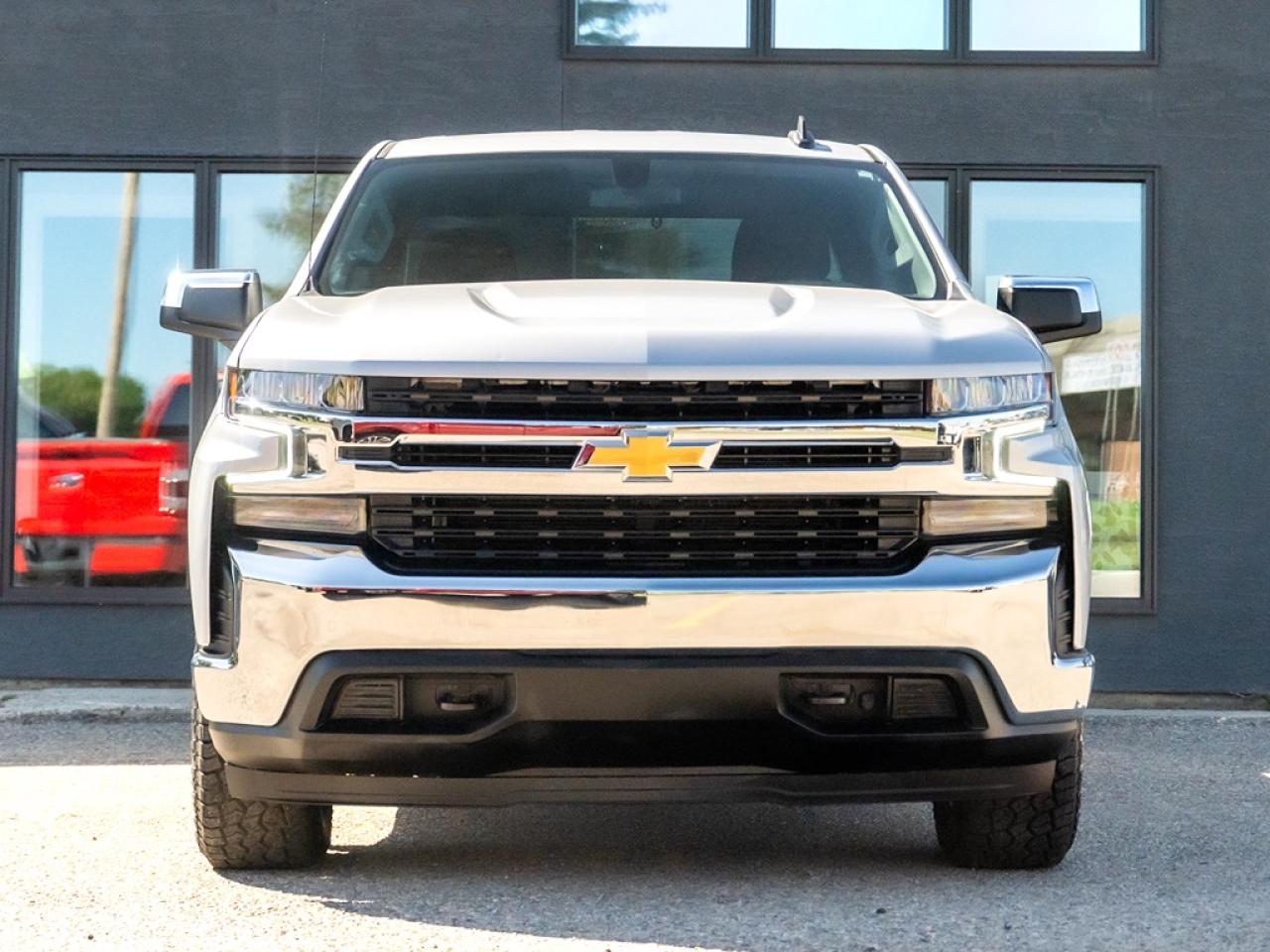 2022 Chevrolet Silverado 1500 LT DOUBLE CAB 4WD Photo2