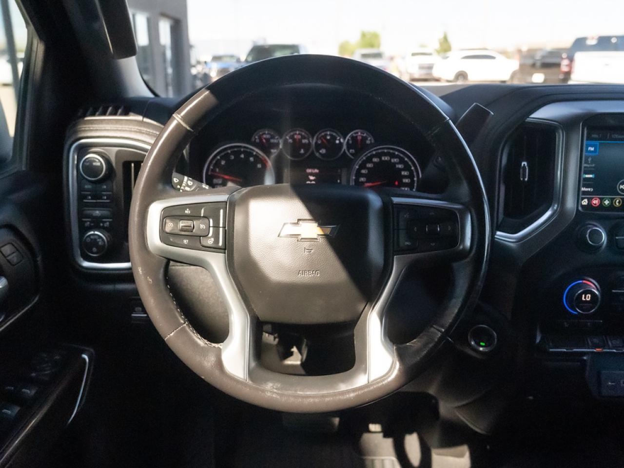 2022 Chevrolet Silverado 1500 LT DOUBLE CAB 4WD Photo32