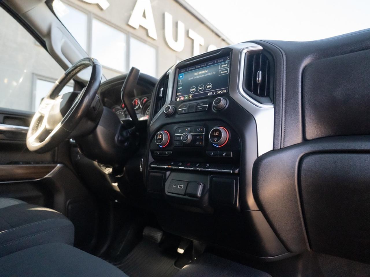 2022 Chevrolet Silverado 1500 LT DOUBLE CAB 4WD Photo41