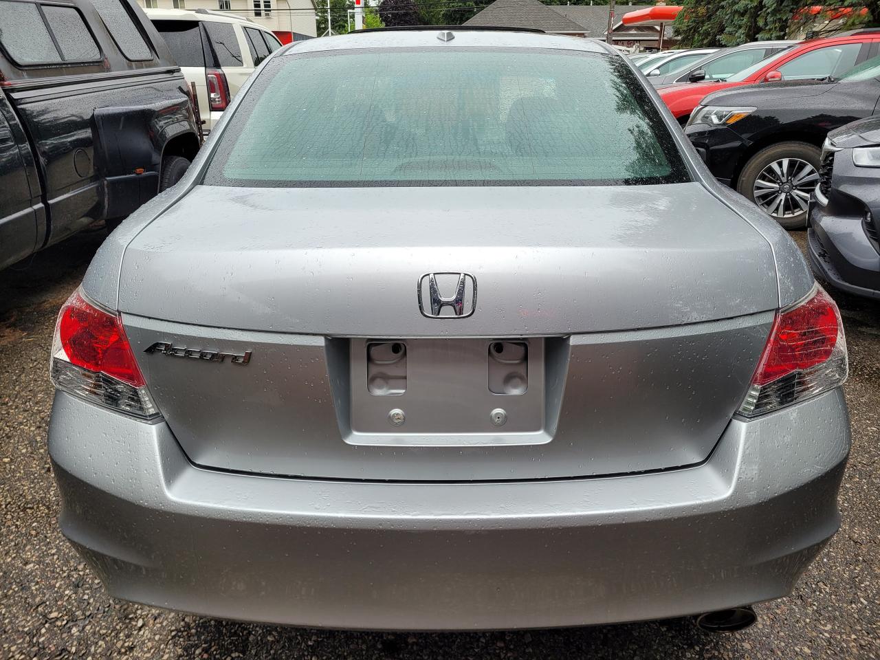 2010 Honda Accord EX-L 4dr I4 Auto EX-L 1-Owner Clean CarFax Finance Photo3