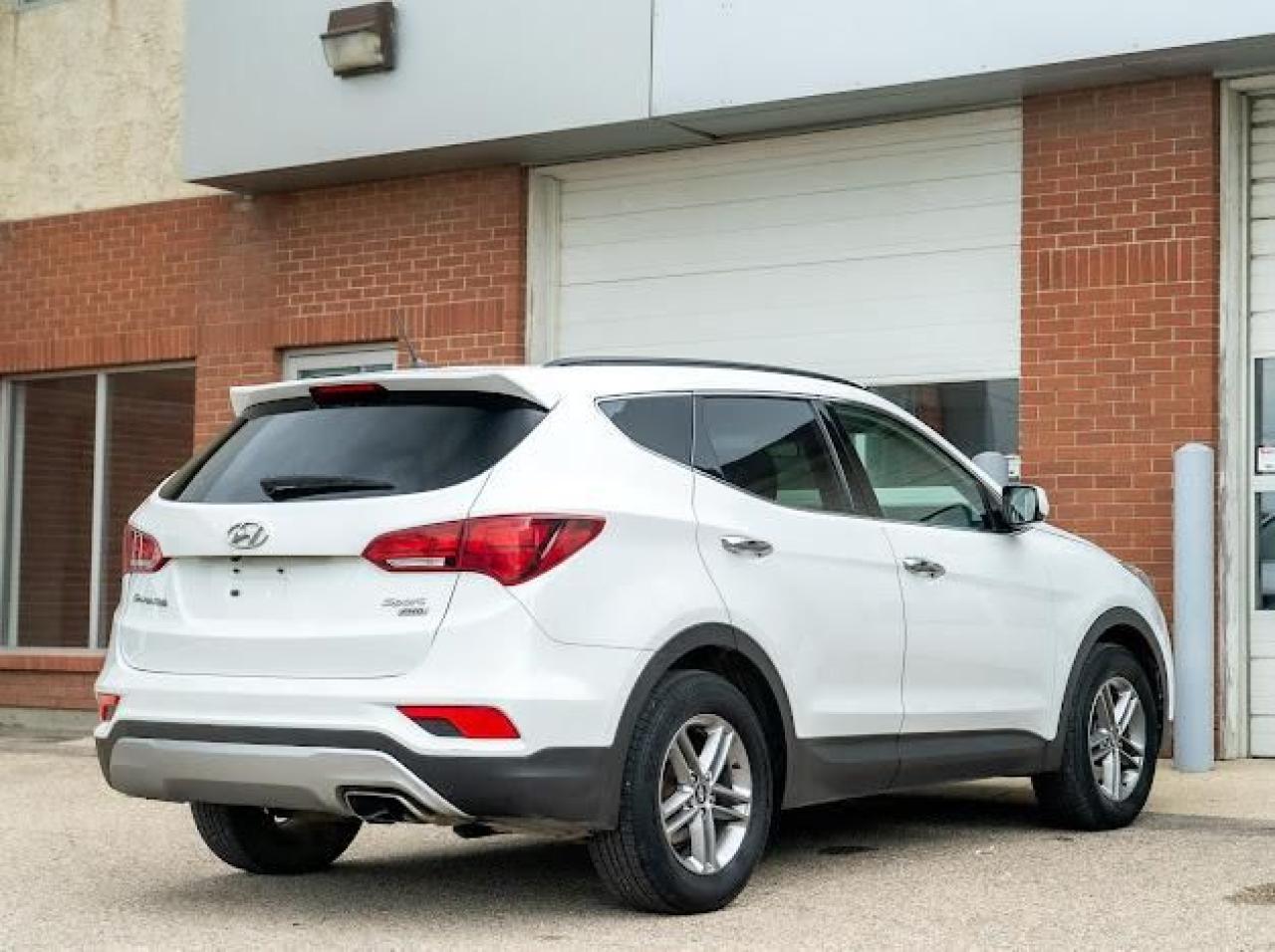 2018 Hyundai Santa Fe Sport 2.4L AWD - Photo #4