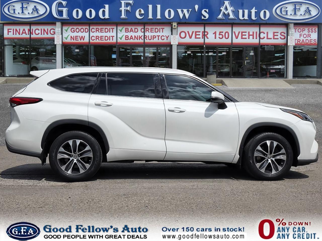 2020 Toyota Highlander XLE MODEL, AWD, 8 PASSENGER, LEATHER SEATS, SUNROO Photo3