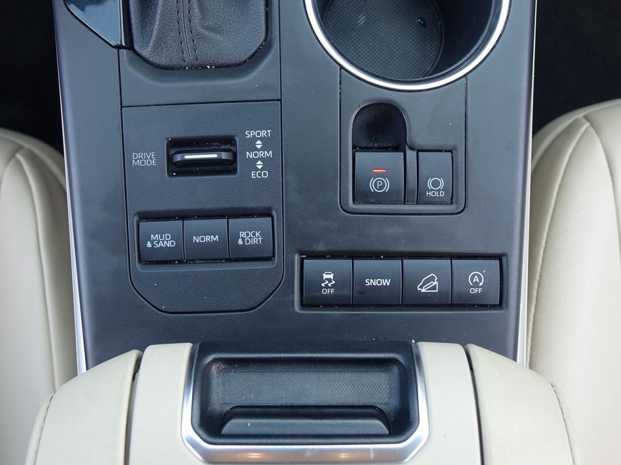 2020 Toyota Highlander XLE MODEL, AWD, 8 PASSENGER, LEATHER SEATS, SUNROO Photo18