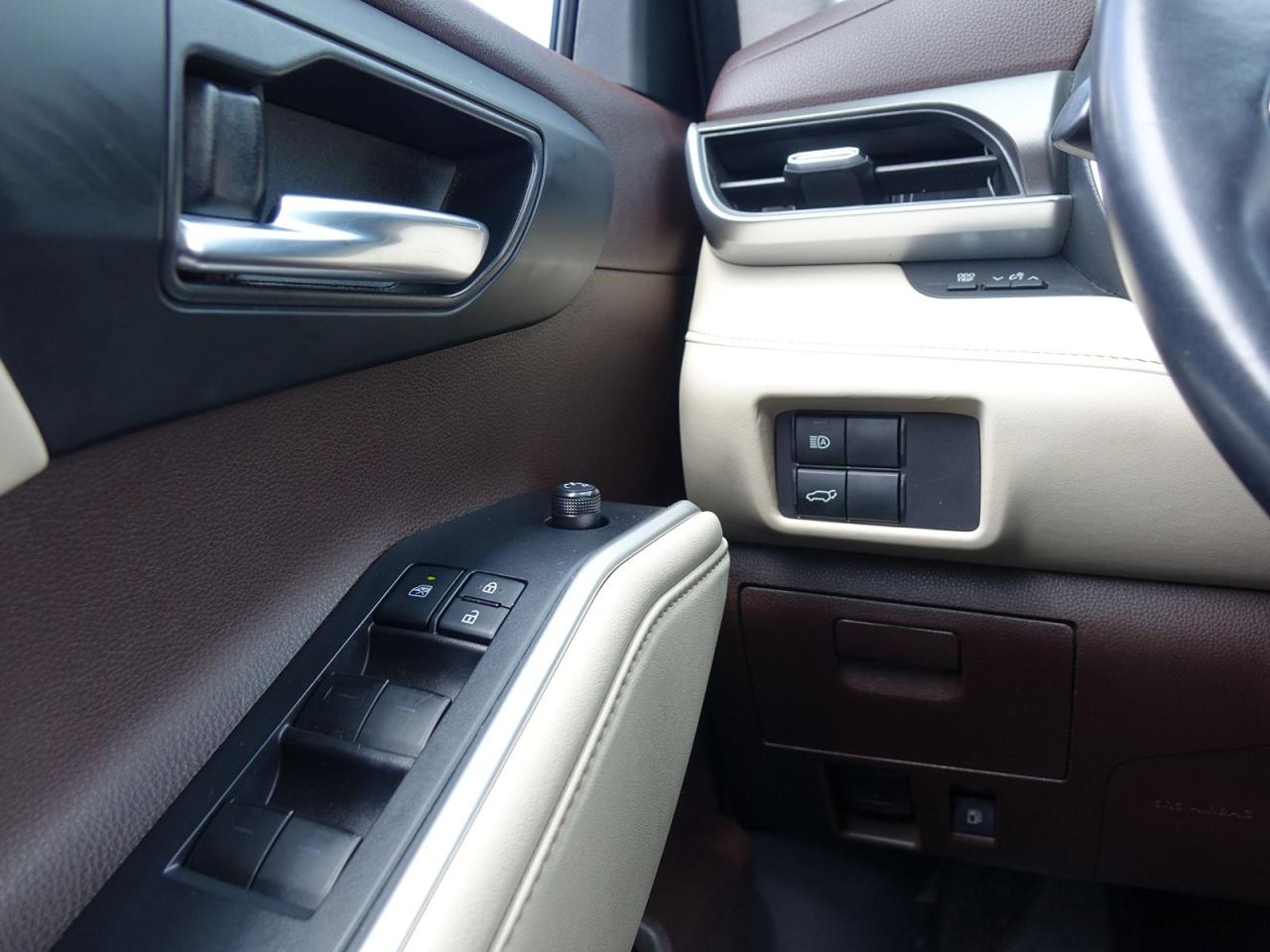 2020 Toyota Highlander XLE MODEL, AWD, 8 PASSENGER, LEATHER SEATS, SUNROO Photo44